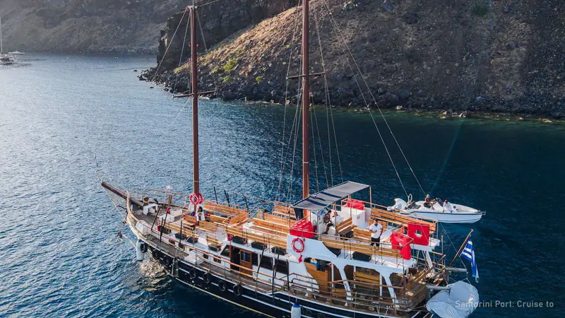 Santorini Volcano Tour: Crater Hike and Hot Springs — photo from the booking listing
